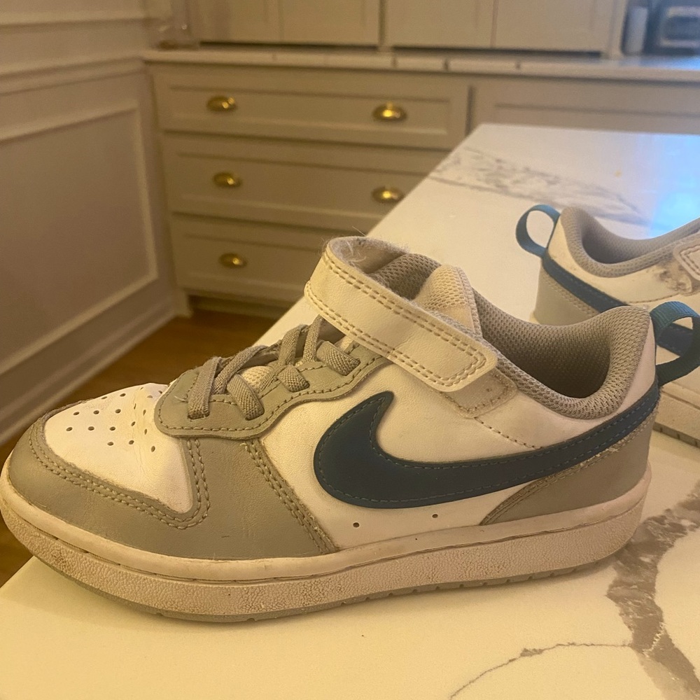 Boys Nike shoes size 1